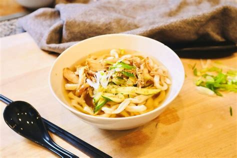  La Sliced Noodle Soup à la Qitaihe : Un Rêve de Bouillon Savoureux et d'Ariettes Croustillantes?