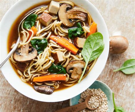  La Soupe au Tofu Mariné et aux Champignons Sauvages: Une Harmonie Délicate entre Douceur de Lait et Saveurs Forestières?