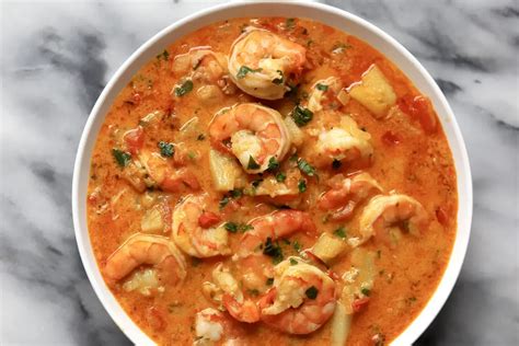  Moqueca de Camarão: Un Délice Tropical à la Douceur Épicée et à la Richesse Crémeuse!